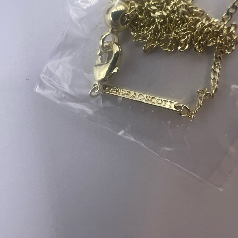 NWT Kendra Scott Gingerbread Gold Short Pendant Necklace - Picture 13 of 16